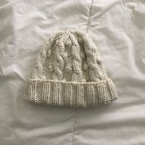 White beanie OS